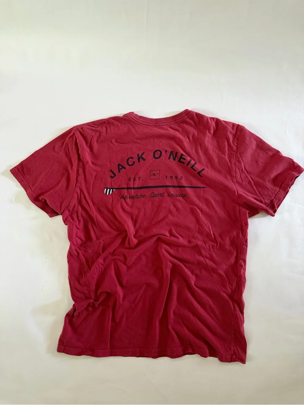 O'Neill Men's Short Sleeve Crew Tee in Deep Red